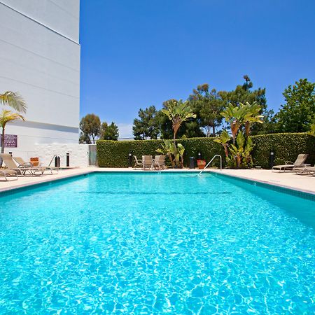 Holiday Inn La Mirada Buena Park By Ihg Exterior photo