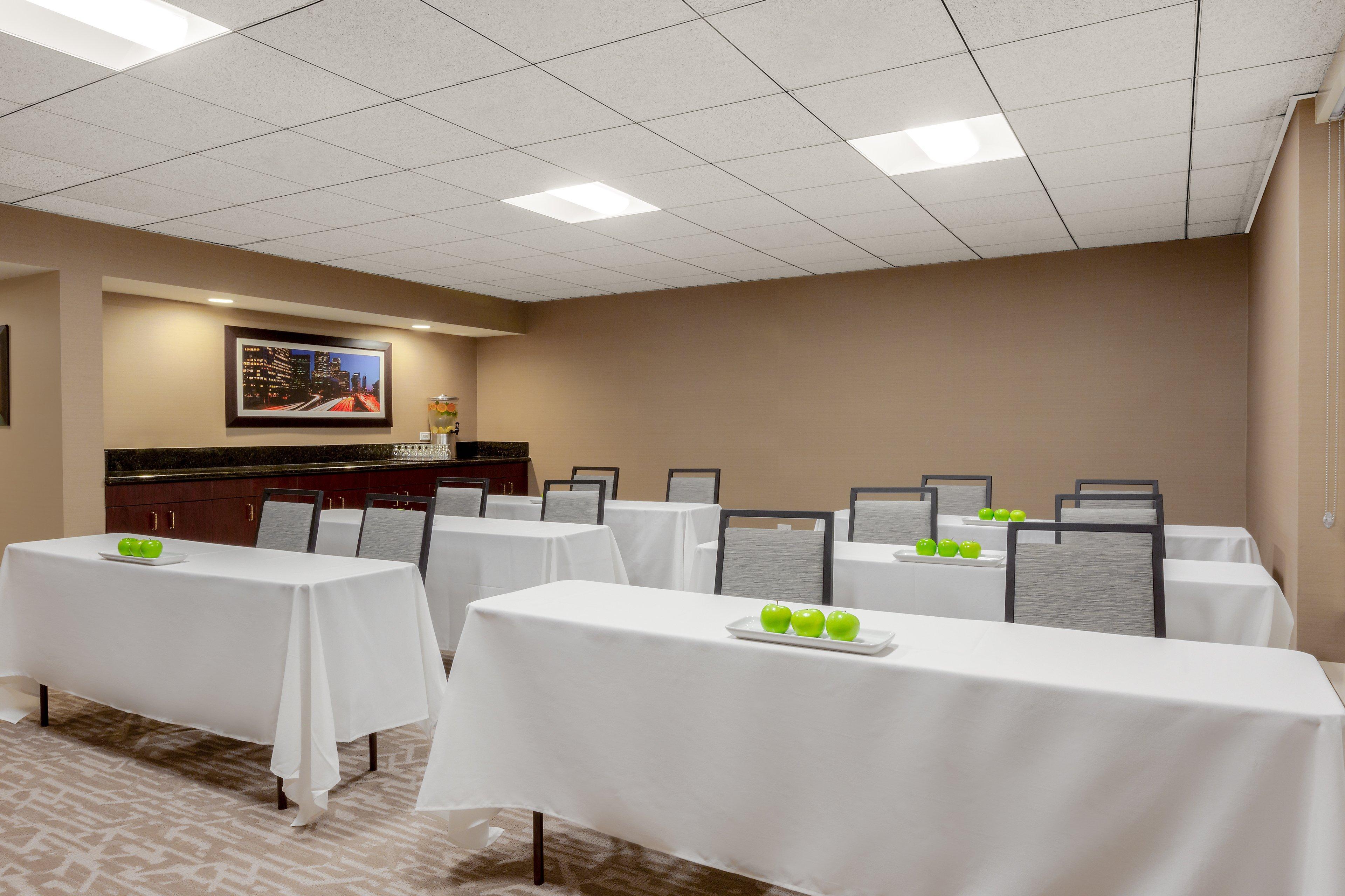 Holiday Inn La Mirada Buena Park By Ihg Exterior photo