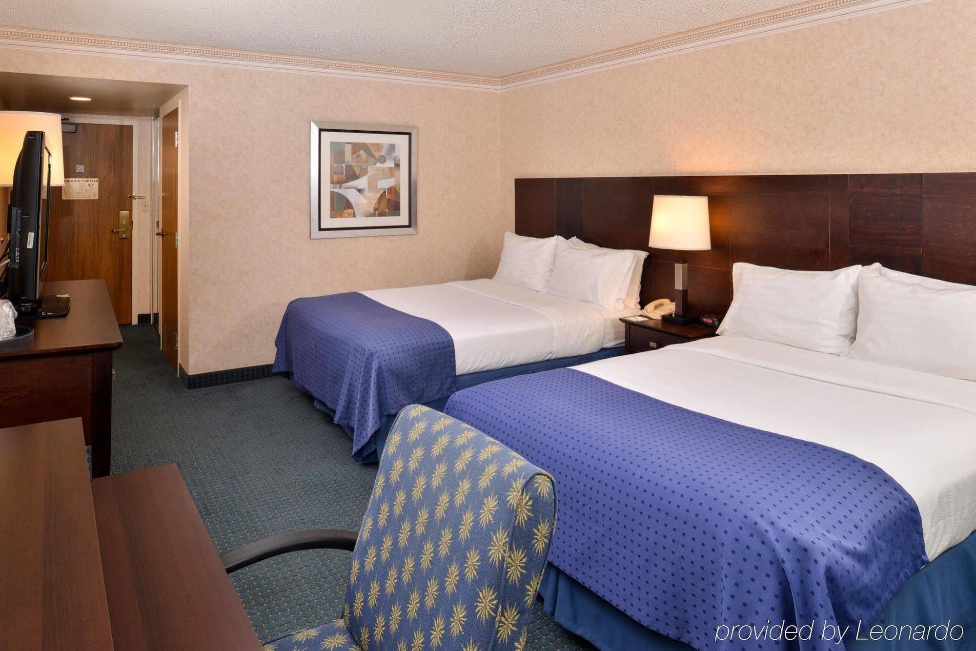Holiday Inn La Mirada Buena Park By Ihg Exterior photo