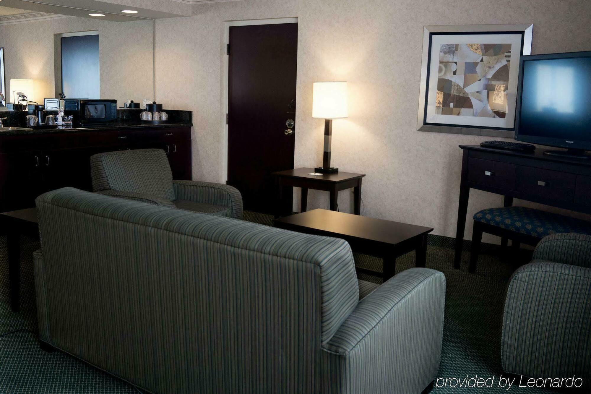 Holiday Inn La Mirada Buena Park By Ihg Exterior photo